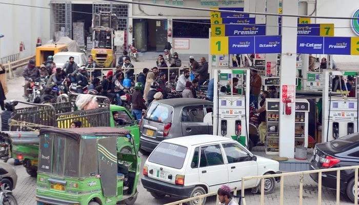IMF resists oil levy cut despite govt push for consumer relief amid global price surge